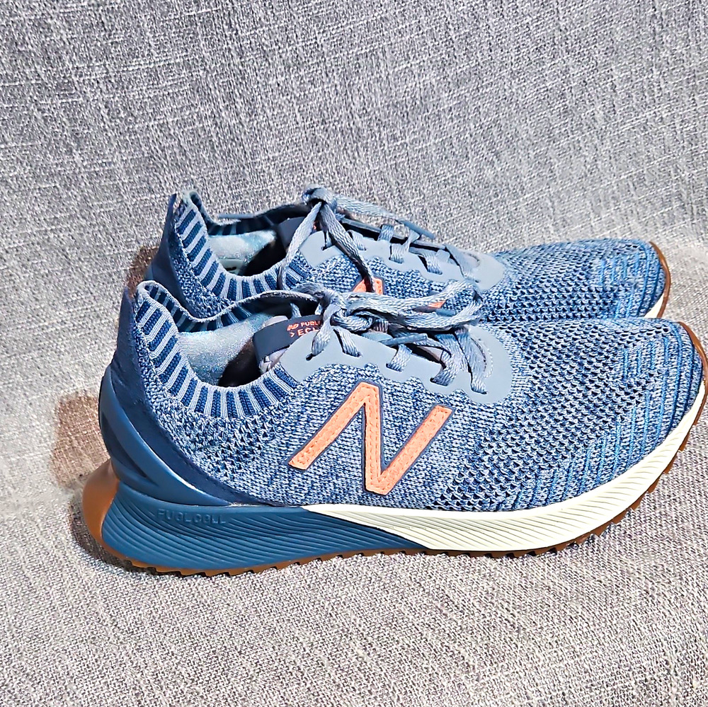 New Balance FuelCell Echo Womens Size 8 Blue Pink Gum Athletic Training Shoes